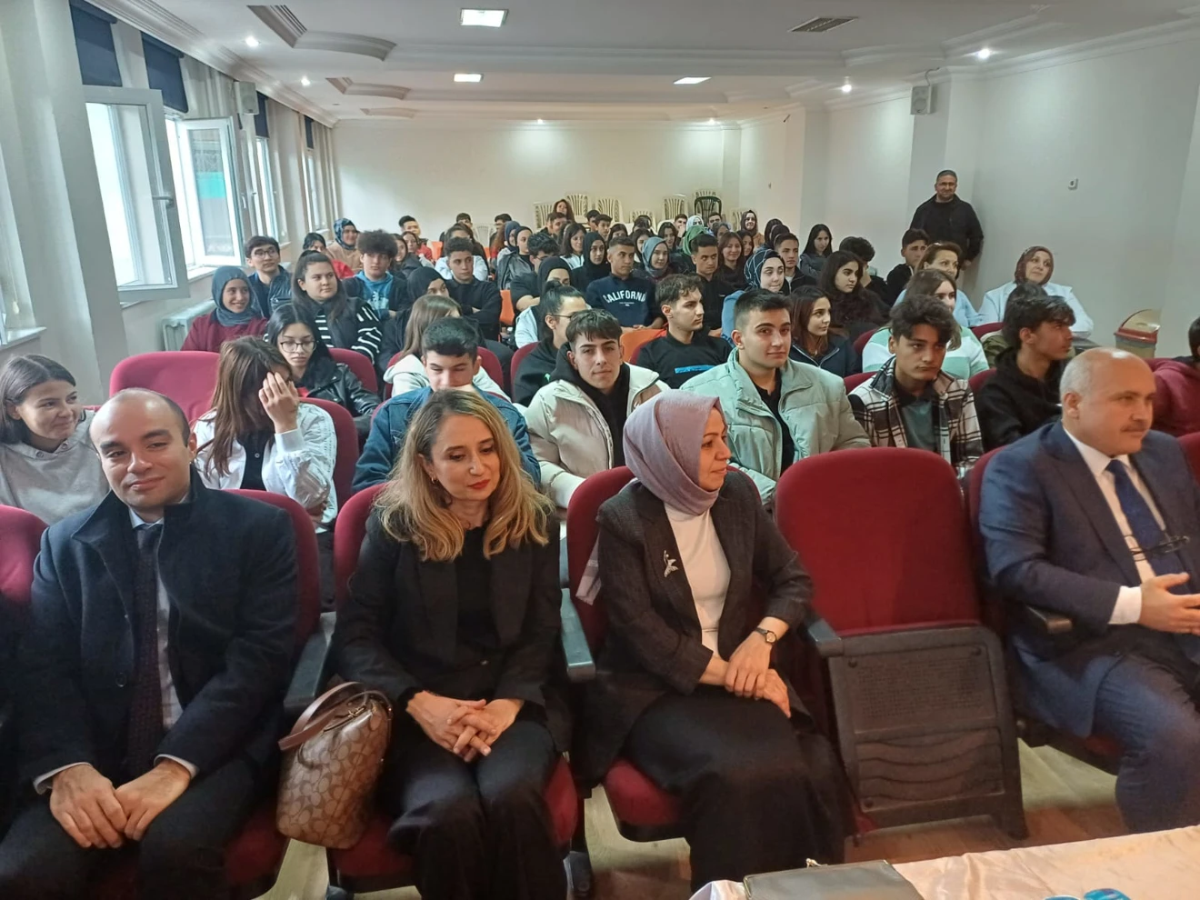 Hukuk Fakültesi-Milli Eğitim Protokolü Start Aldı Geleceğin Hukukçularına Kariyer Semineri